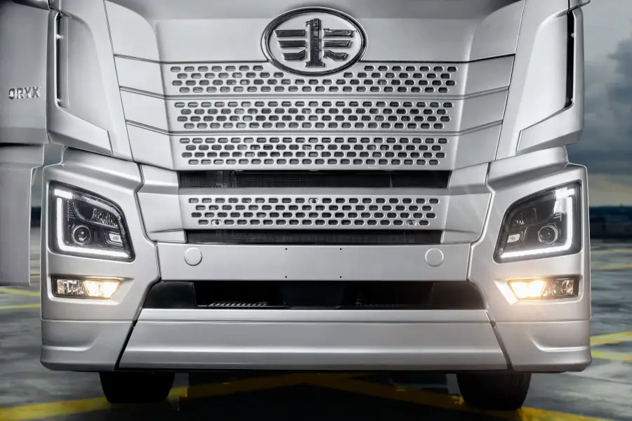 Тягач FAW JH6 ORYX 6x4